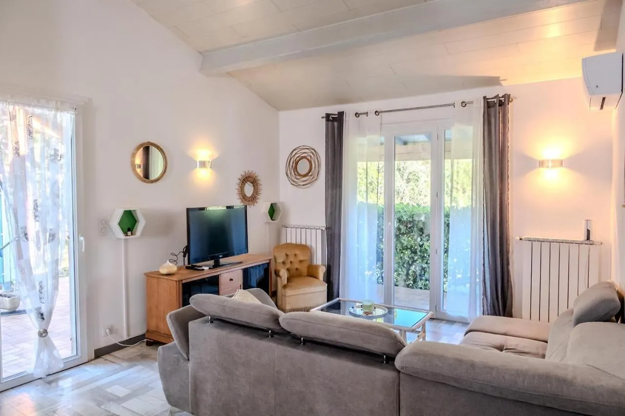 La Pinede Villa Salavas