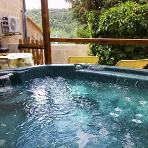 Hébergement de vacances Les Lauriers Roses, Salavas
